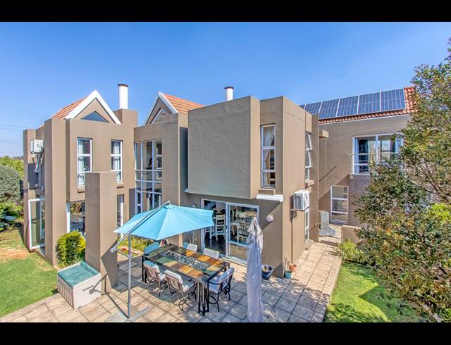 4 BEDROOM HOUSE FOR SALE IN CEDAR LAKES